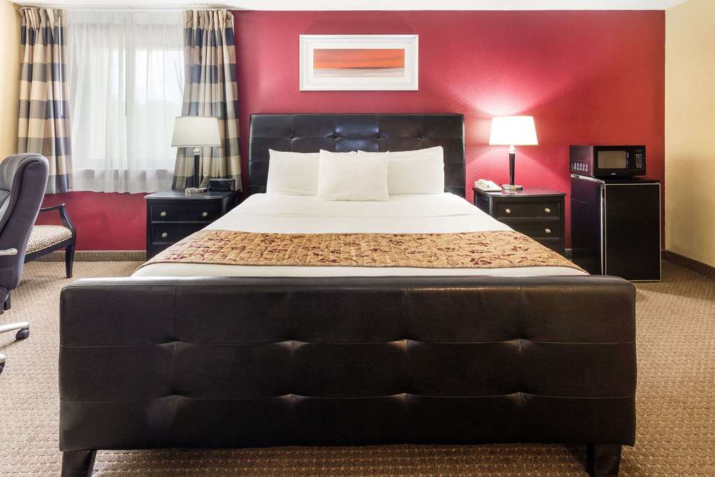 Ramada by Wyndham Bettendorf - photo 18
