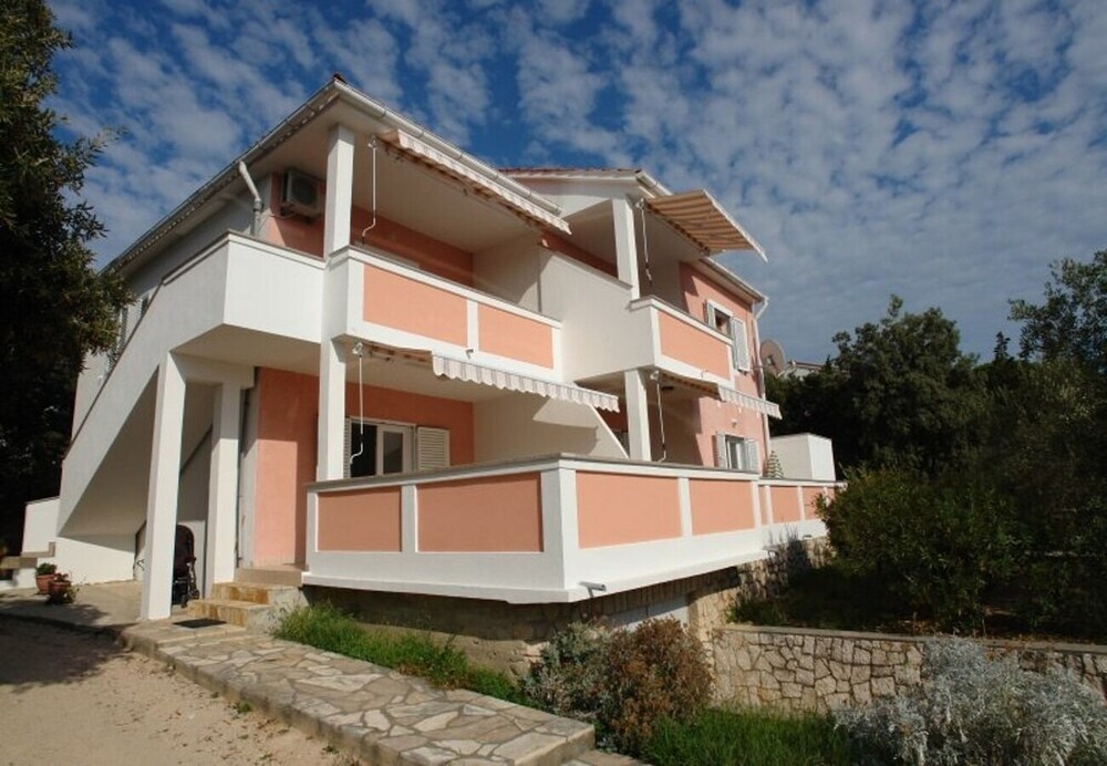 Uga2 70m From the Beach A3 kat in Kolan, Croatia