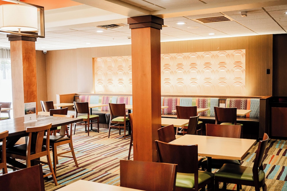 Fairfield Inn & Suites by Marriott Russellville - photo 33