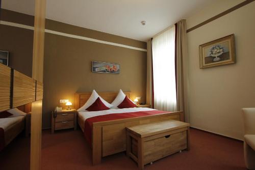 Gasthaus Pension Moselgruss — 4-Star Luxury Hotel in Dieblich, Germany