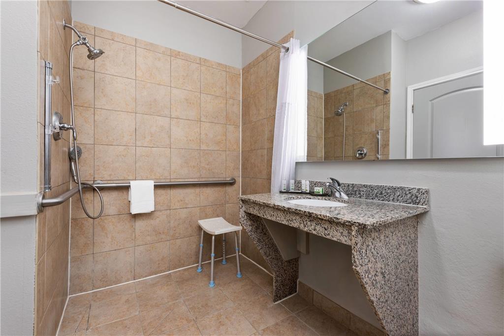 La Quinta Inn & Suites by Wyndham Brookshire West Katy - photo 21