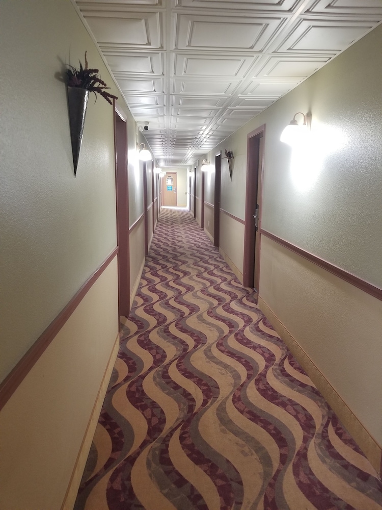 Days Inn by Wyndham Sandpoint - photo 33