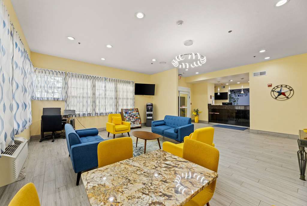 Days Inn & Suites by Wyndham Euless DFW Airport South - photo 13