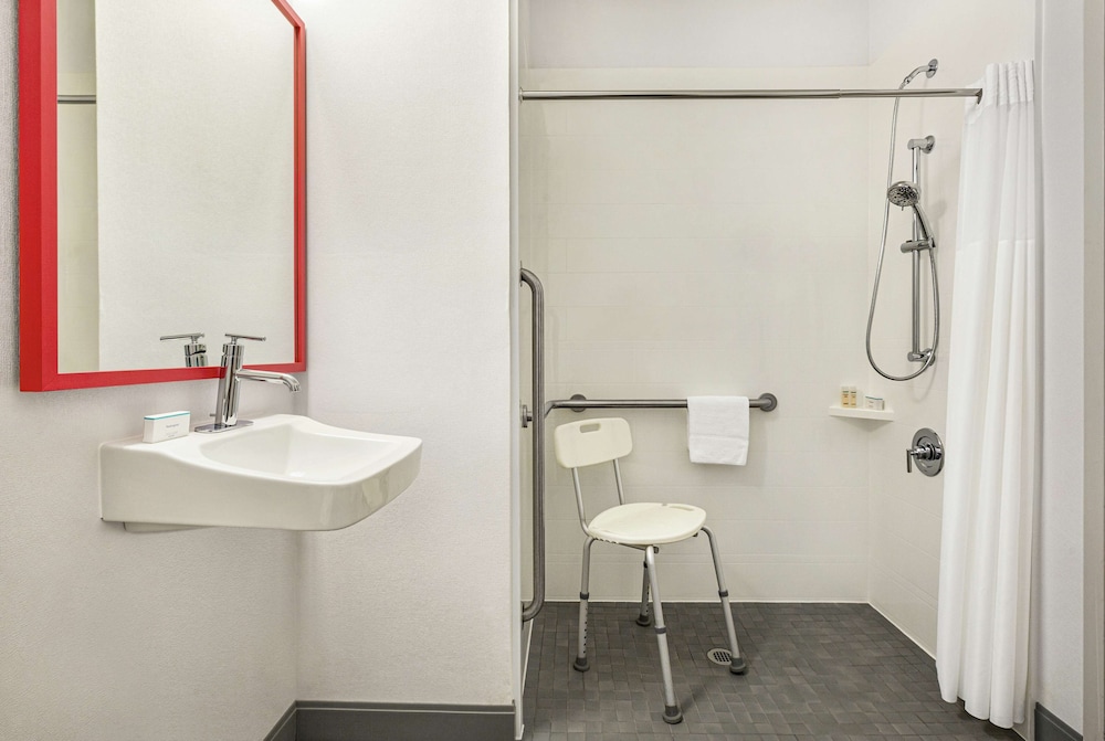 Hampton Inn Kansas City Blue Springs - photo 26