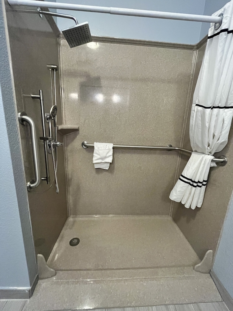 Garnett Hotel & RV Park - photo 16