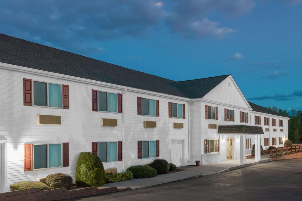 Rodeway Inn Webster NY - photo 31
