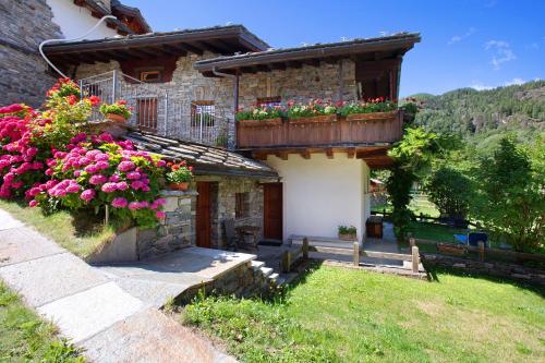 Chalet 1175 — 4-Star Luxury Hotel in Arvier, Italy
