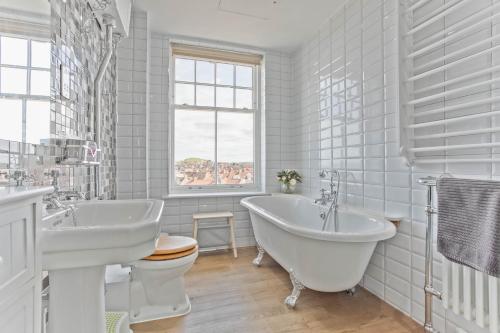 Time and Tide Crabpot Cottages Apartment with Amazing sea views — 4-Star Luxury Hotel in Sheringham, United Kingdom