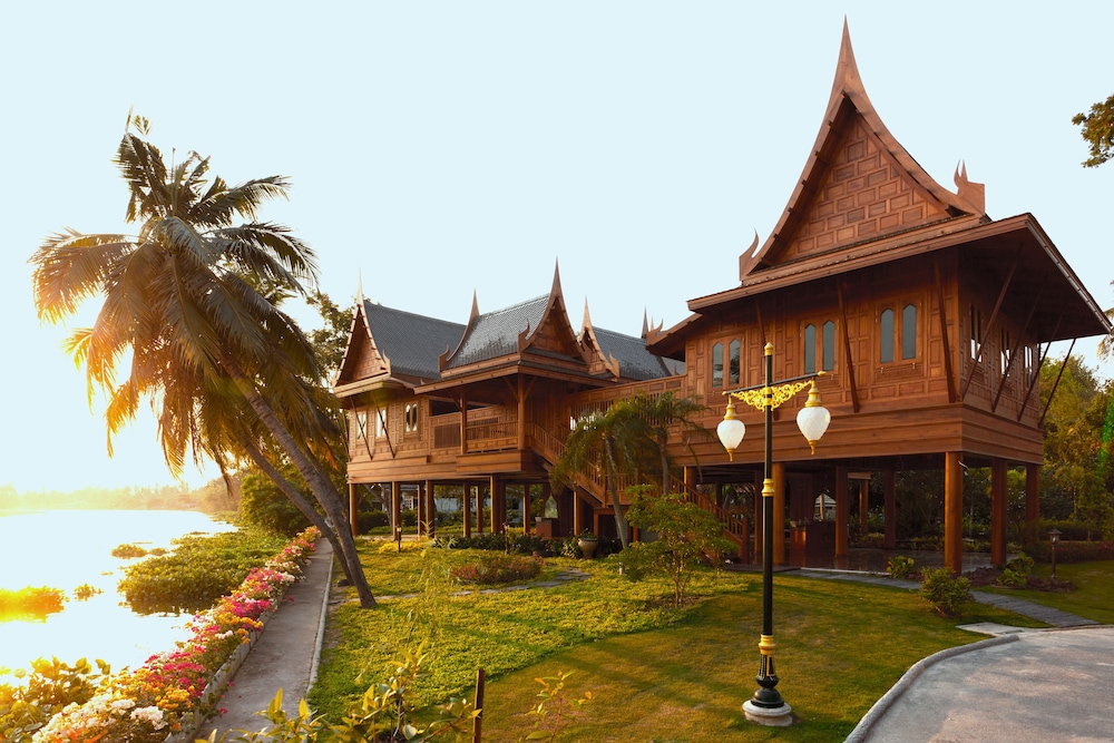 Rk Riverside Resort Spa — Sam Phran