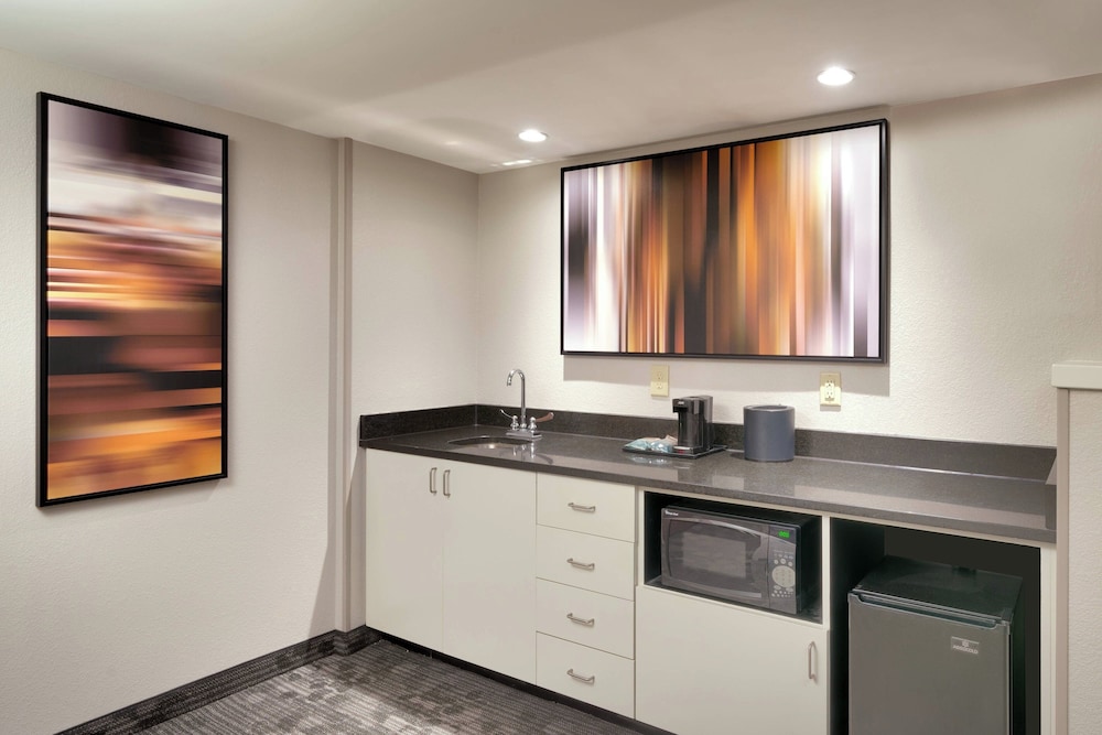 Courtyard by Marriott Charlotte Airport LoSo - photo 33