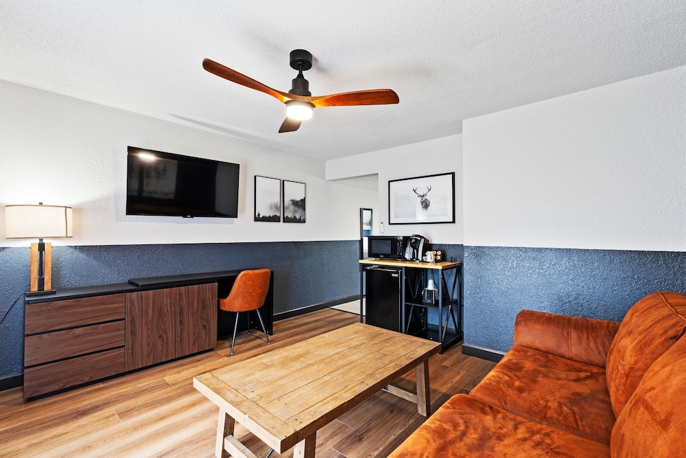 Tremont Lodge & Resort - photo 170
