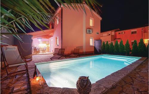 Three Bedroom Holiday Home In Betiga — 4-Star Luxury Hotel in Vodnjan, Croatia