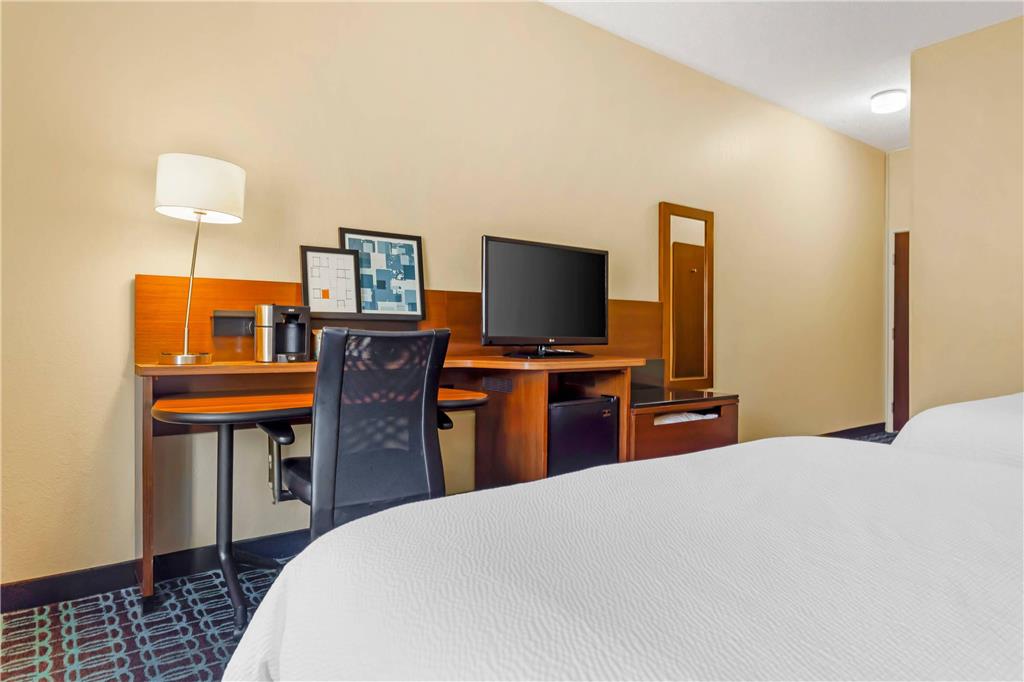 Comfort Inn & Suites Green Bay Stadium Area - photo 8