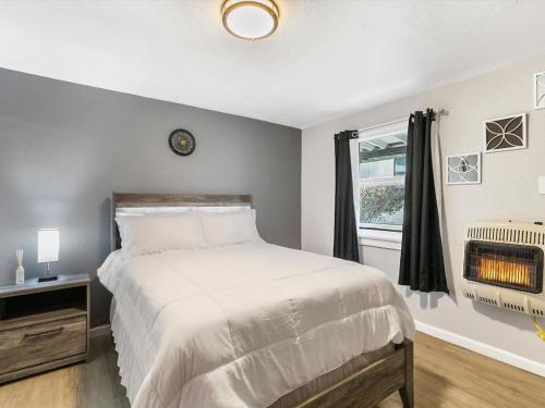 Charming Retro Property #3