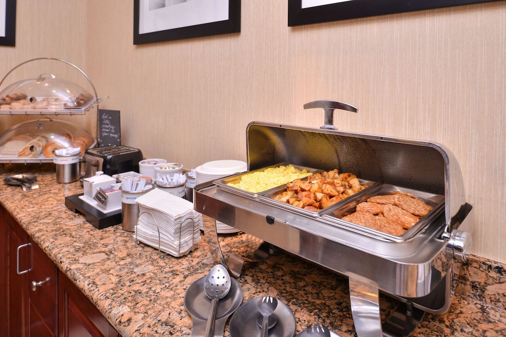 Hampton Inn York - photo 28