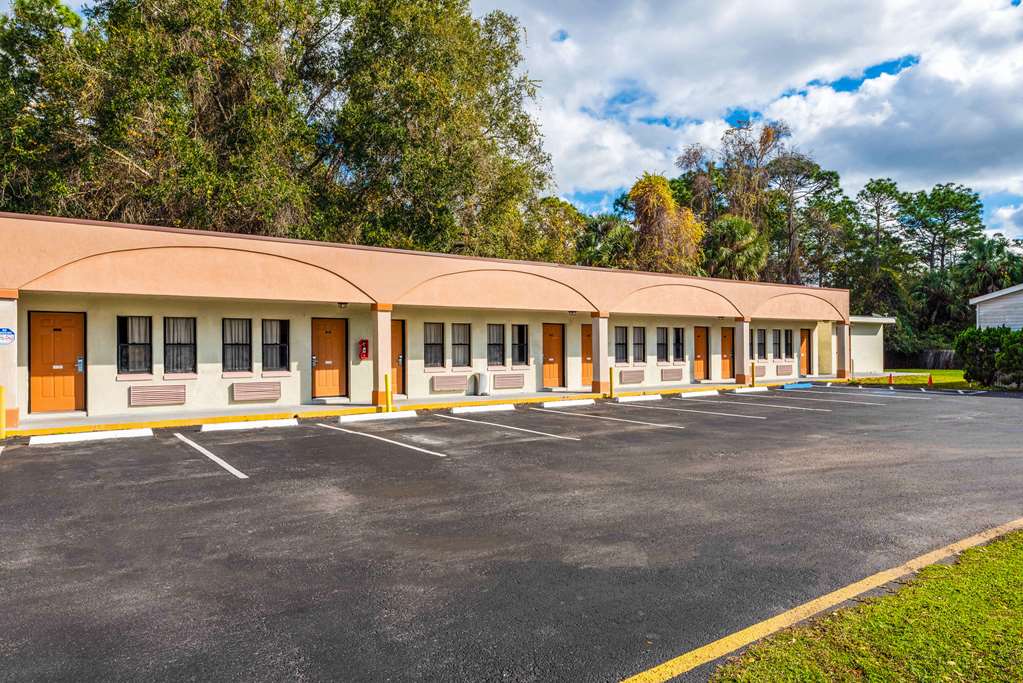 Econo Lodge Crystal River - photo 2