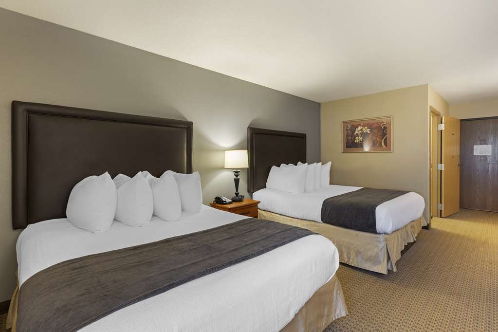 Best Western Plus The Charles Hotel - photo 17
