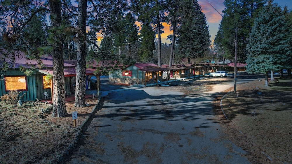 Cedar Village Motel & RV Park — hotel near Spokane International Airport