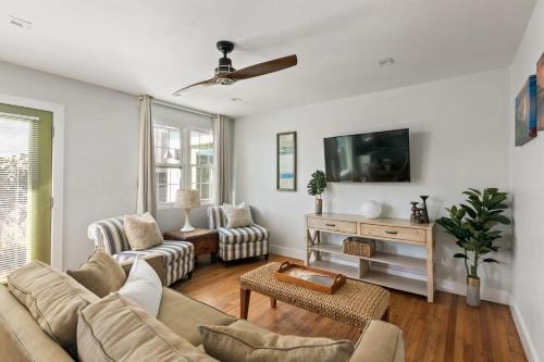 Pacific Beach Gem Walk to Law Street Beach — 4-Star Luxury Hotel in San Diego, United States