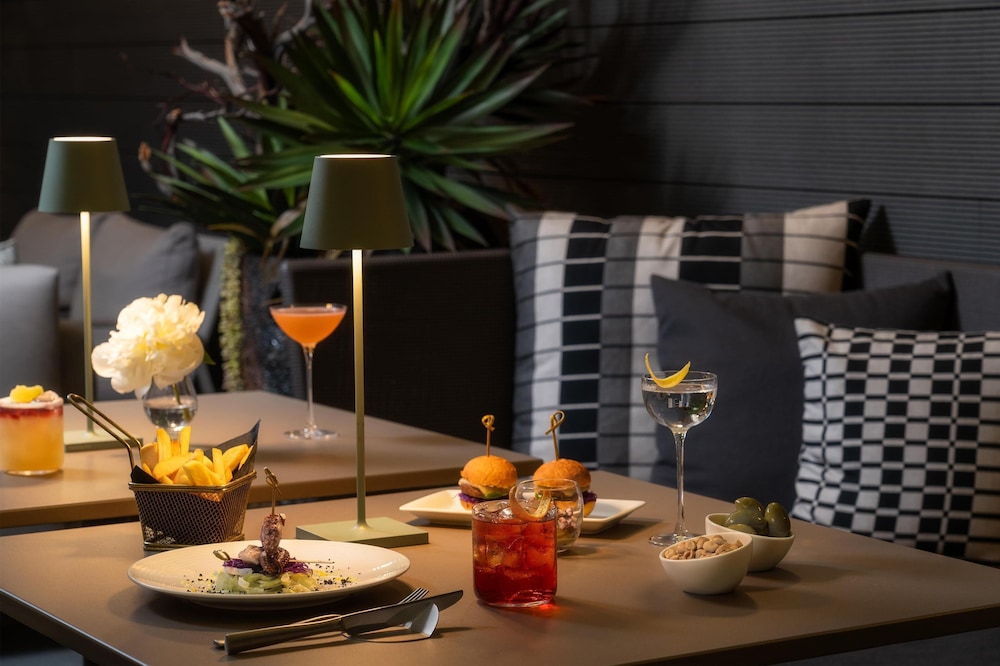 מזון ומשקאות