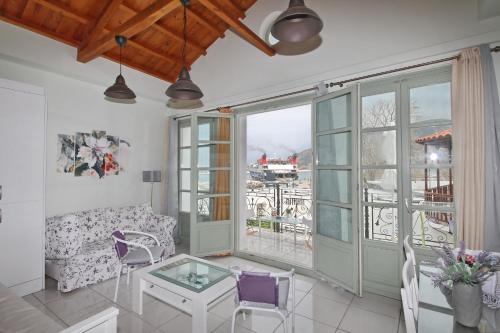 Port view apartment — 4-Star Luxury Hotel in Skopelos, Greece