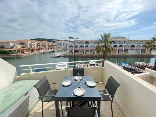 Spacieux T3 climatisé classé 4étoiles à 50m des plages dans une résidence de standing protégée — 4-Star Luxury Hotel in Sete, France