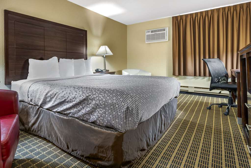 Econo Lodge La Crosse North - photo 24