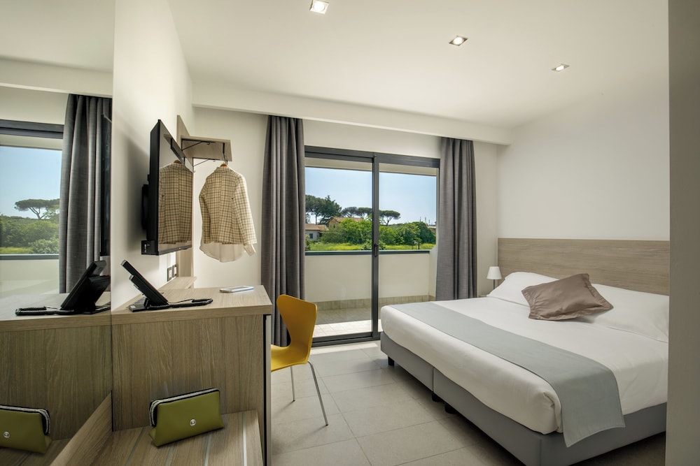 Simon Hotel Aprilia — hotel in Aprilia