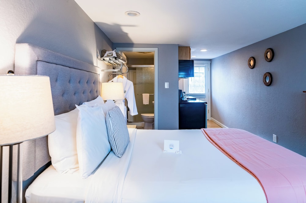 Inn at Haystack Rock - photo 20