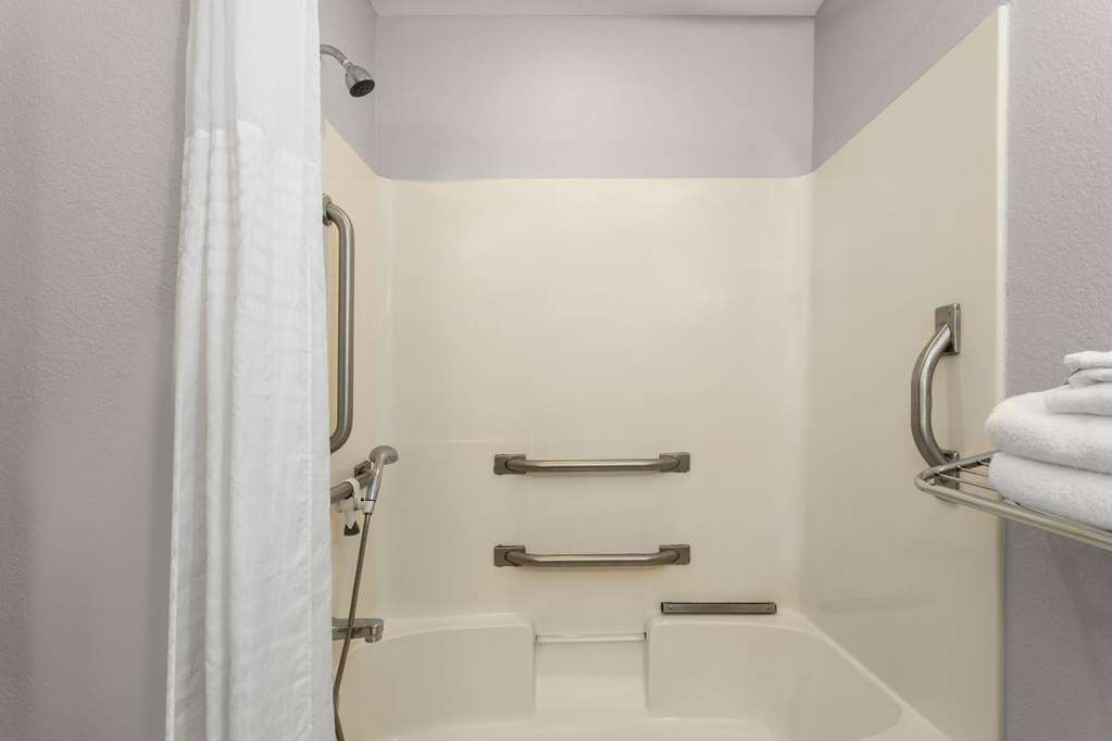 Microtel Inn & Suites by Wyndham Panama City - photo 27