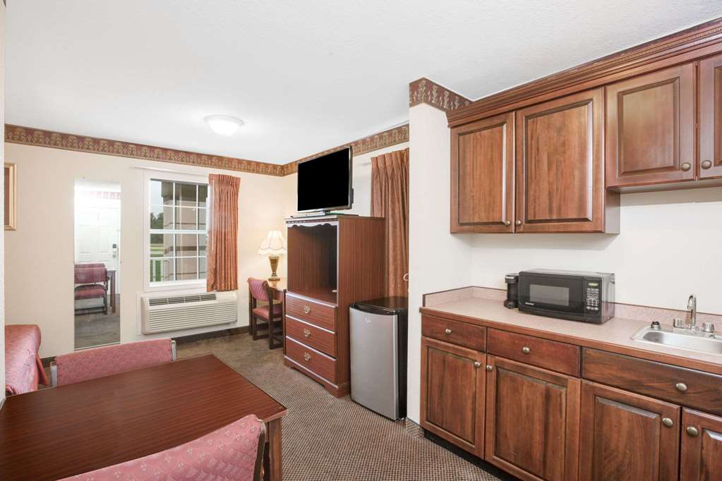 Days Inn by Wyndham Trumann AR - photo 15
