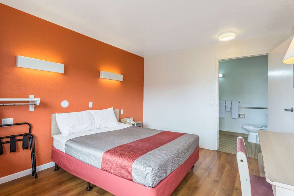 Motel 6 Albuquerque NM Northeast - photo 7