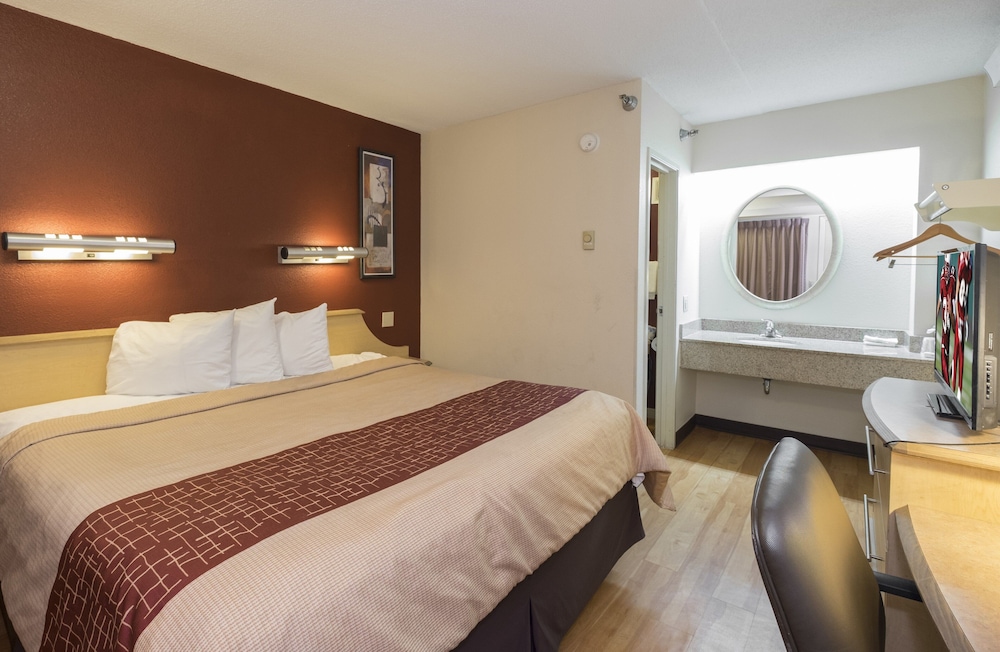 Red Roof Inn Cincinnati Sharonville - photo 13