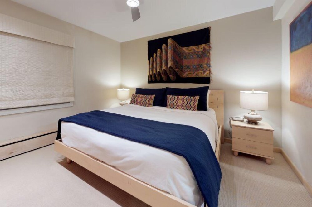 3 Bedroom Condo at Boutique Resort With Hot Tub Access and Within Walking Distance to the Eagle Bahn Gondola - photo 10