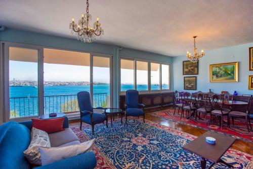 Waterfront Penthouse Apt with a Stunning View — 4-Star Luxury Hotel in Istanbul, Turkey