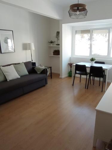 Cacilhas Riverside Lisbon Apartment — 4-Star Luxury Hotel in Almada, Portugal