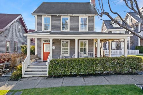 Crew Rest by Seabrook Hospitality in Huntington Beach, United States