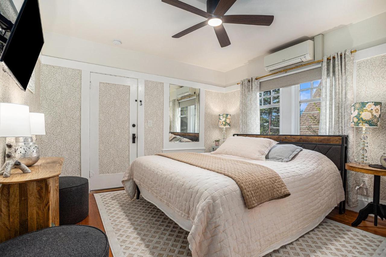 Hemlock Room - carbon neutral hotel in Berkeley