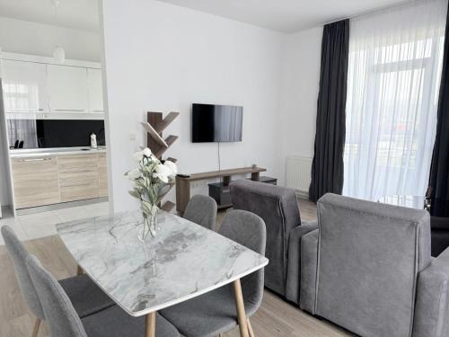 Green Diamond 3 Bedroom