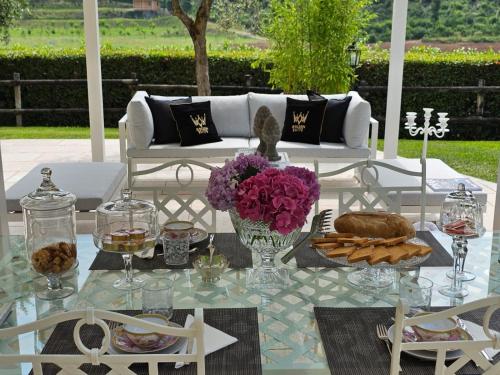 The Romantic Dependance in Luxury Villa — 4-Star Luxury Hotel in Torri Del Benaco, Italy