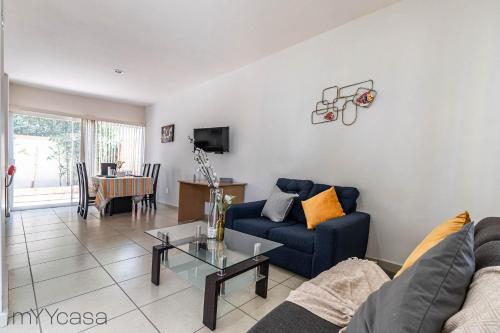 Espaciosa Casa Moderna c Patio Privado — 4-Star Luxury Hotel in Aguascalientes, Mexico