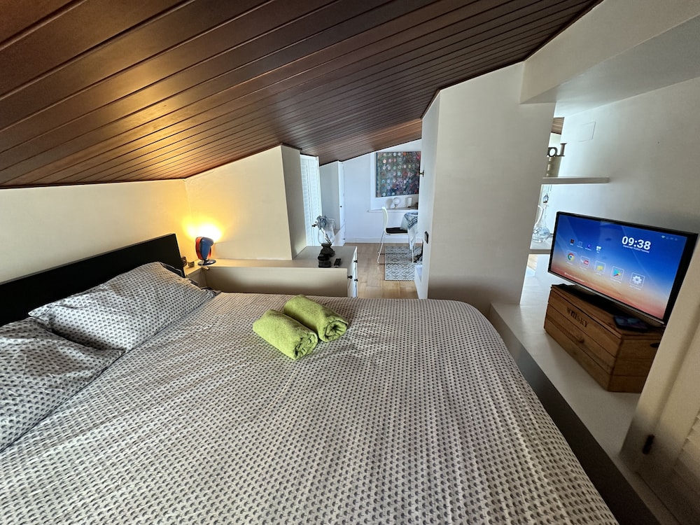 Solo Atico Guest Suites — L'escala — photo 5