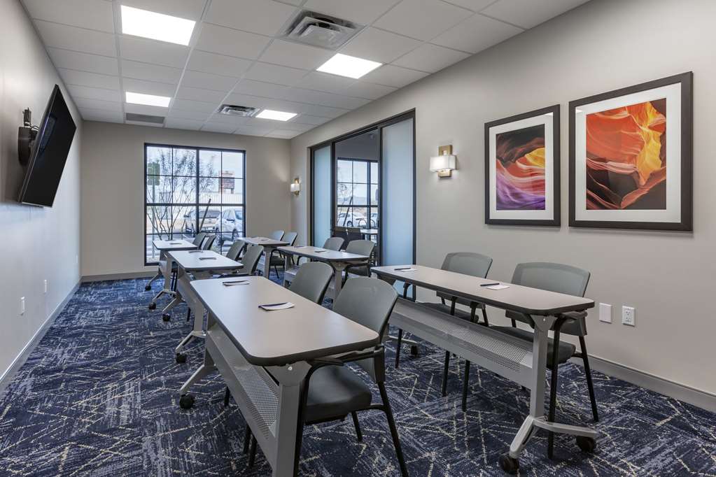 Comfort Suites Scottsdale Talking Stick Entertainment District - photo 23