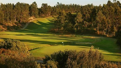 Casa das Grutas Spacious villa with private parking — 4-Star Luxury Hotel in Caldas Da Rainha, Portugal