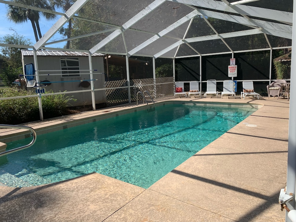 Nature Coast Inn and Cottages - photo 9