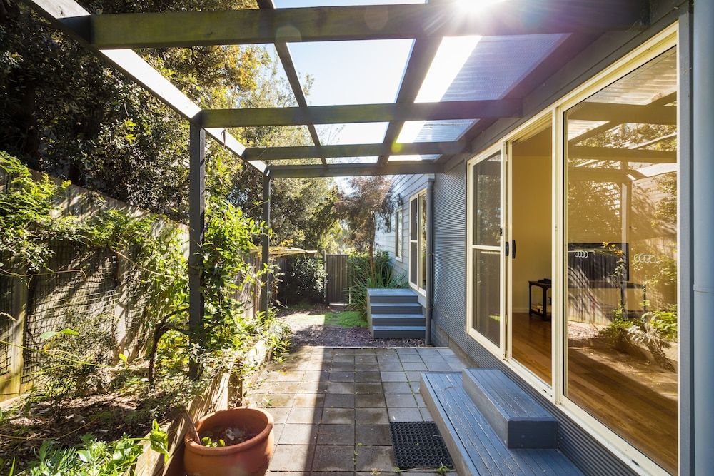 Surfside - carbon neutral hotel in Unknown City