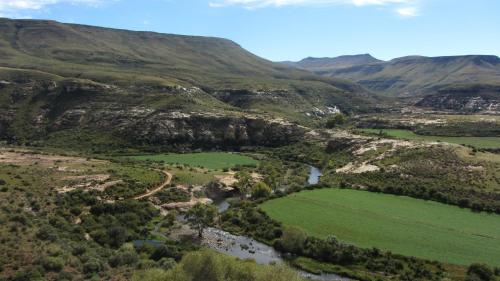 Lupela Lodge — 4-Star Luxury Hotel in Lady Grey, South Africa