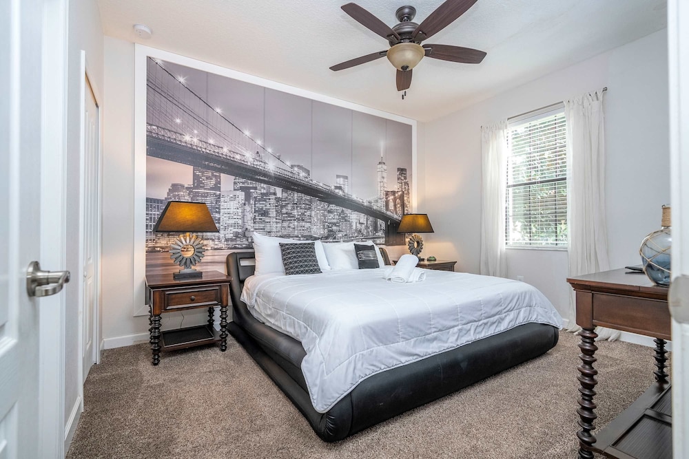 1400 Stunning 8bed with amazing game room - photo 37