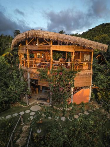 Jungle KingDomes Guest House — 4-Star Luxury Hotel in Siquijor, Philippines