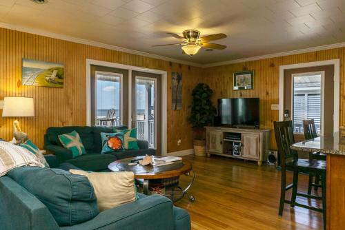 Footprints In The Sand by Oak Island Accommodations - photo 44